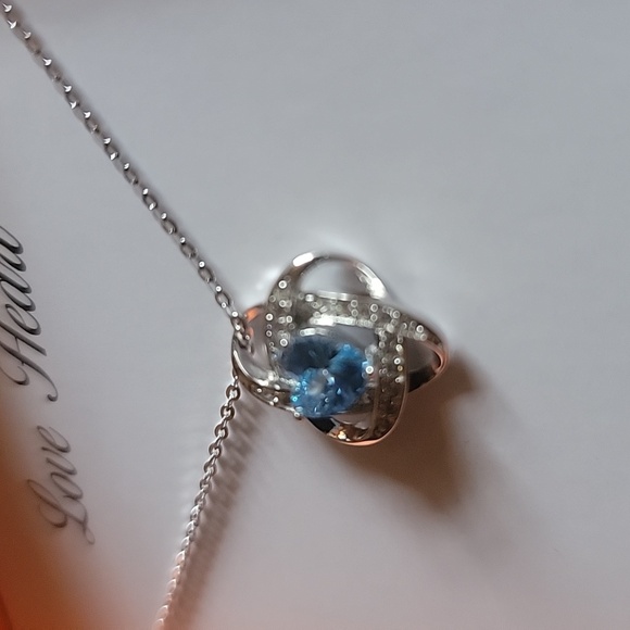 Cute new necklace. - Picture 2 of 3